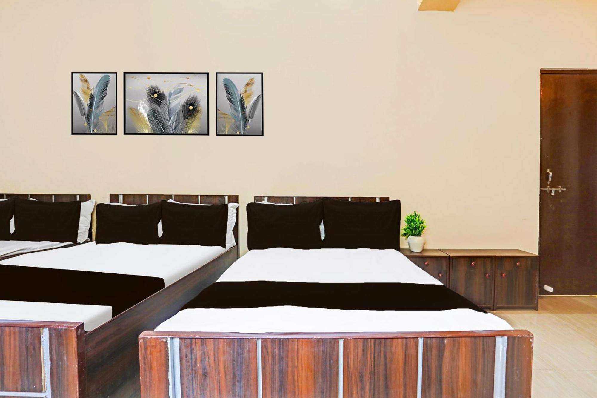 Hotel O Arvi Guest House Varanasi Exterior photo